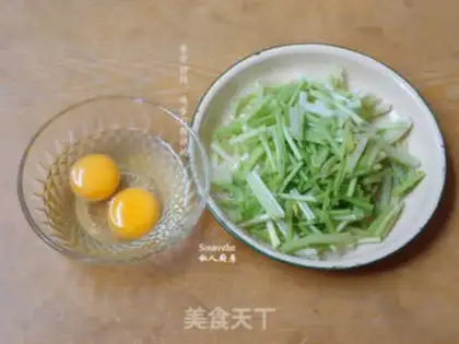 Make Cream fried eggs step 1