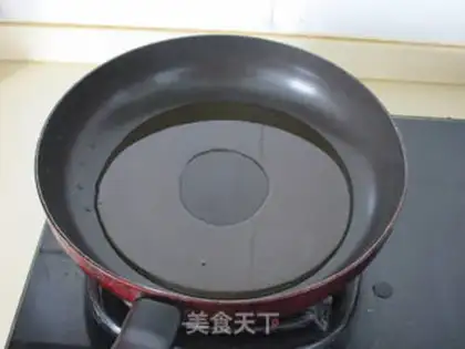 Make Pyramid dry-pot fish step 2