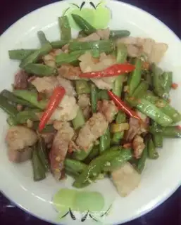 Make Four seasons of bean fried meat step 8