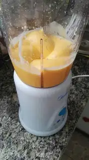 Make Mango milkshake step 2