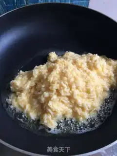 Make Straw hat, egg fried rice step 1