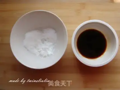 Make Scrambled eggs step 1