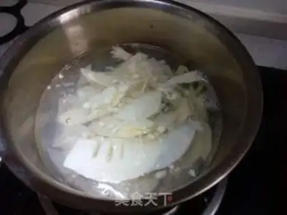 Make Spring fried meat step 1
