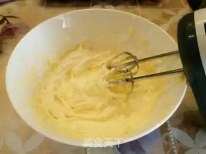 Make Full egg coconut ball step 1