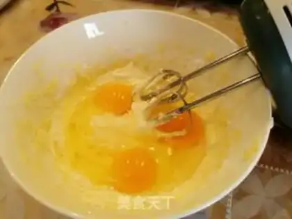 Make Full egg coconut ball step 2