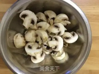 Make Tomato mushroom noodles step 0