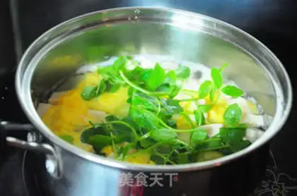 Make Soybean tofu egg soup step 5