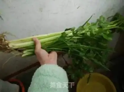 Make Celery fried fish step 0