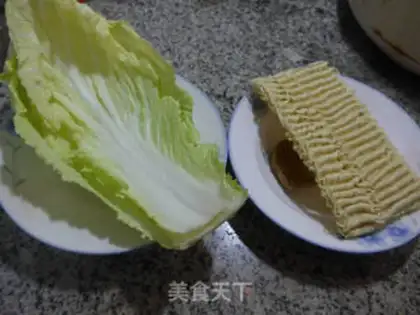 Make Curry cabbage step 0
