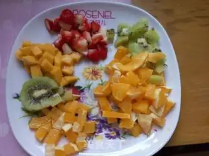 Make Fruit birthday cake step 2