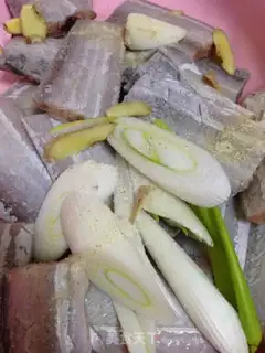 Make Red-fried fish step 1
