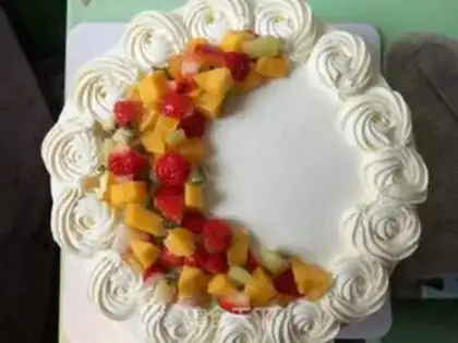 Make Fruit birthday cake step 9