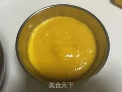 Make Mango hearted cheesecake step 2