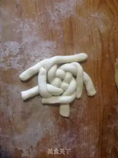 Make The embroidery bun step 4