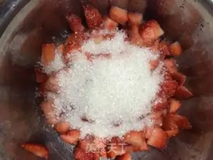 Make Strawberry jam step 1