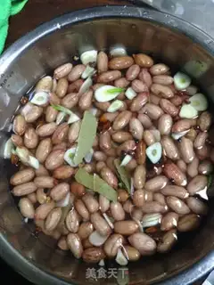 Make Garlic peanuts step 1