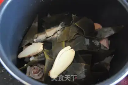 Make Sea hog hoof soup step 6