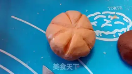 Make Pumpkin buns step 3