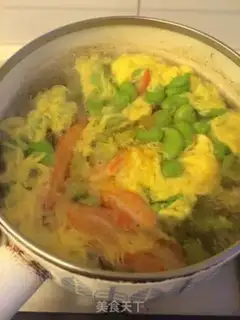 Make Crab-peased egg soup step 2