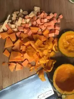 Make Pumpkin cassava cauliflower step 1