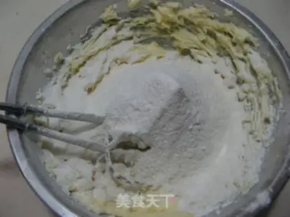 Make Seal cookies step 5