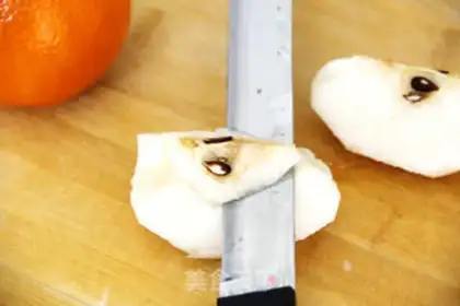 Make Fresh pear orange juice step 2