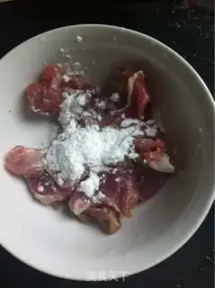Make Celery fried meat step 0