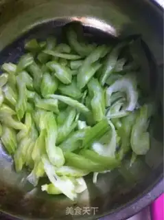 Make Celery fried meat step 2