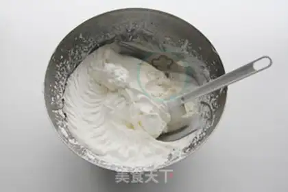 Make Fruit and cream cake step 0