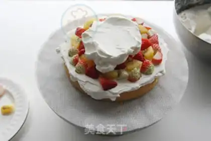 Make Fruit and cream cake step 5