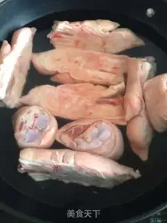 Make Soy peanut stew pig hoof step 0