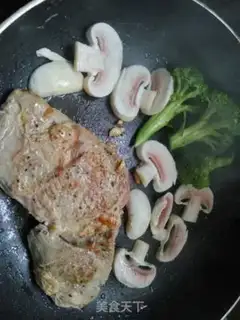 Make Fried black pepper steak step 2