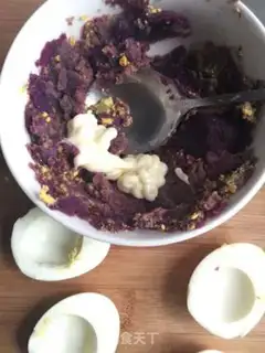 Make Egg potato salad step 1