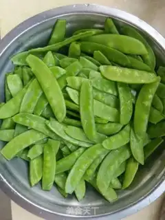 Make Garlic Dutch beans step 0