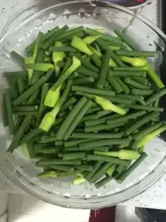 Make Garlic sauce step 0