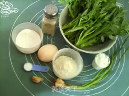 Make Steamed artemisinin balls step 0
