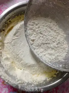 Make Rose heart cookies step 8