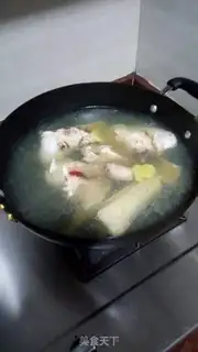 Make Simple cowbone soup step 1