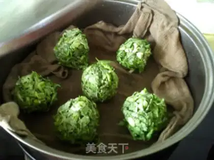 Make Steamed artemisinin balls step 9