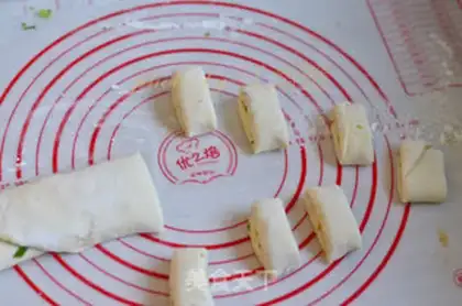 Make Onion rolls step 7