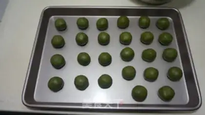 Make Pour tea and cream balls step 10