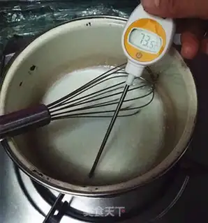 Make Strawberry cream rolls step 1
