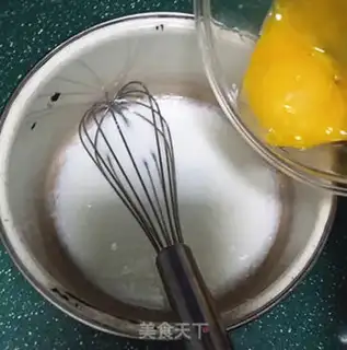 Make Strawberry cream rolls step 2