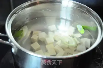 Make Soybean tofu egg soup step 3