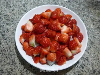 Make Strawberry salad step 3
