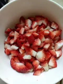 Make Strawberry lasagna step 6