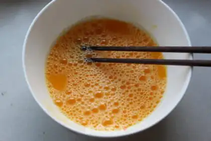 Make Weenie steamed eggs step 3