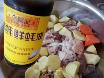 Make No-water beef stew step 1