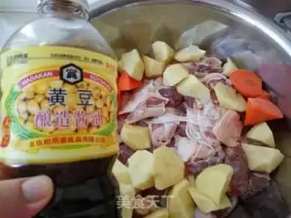 Make No-water beef stew step 2