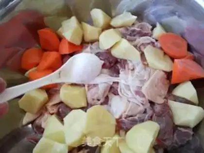 Make No-water beef stew step 3
